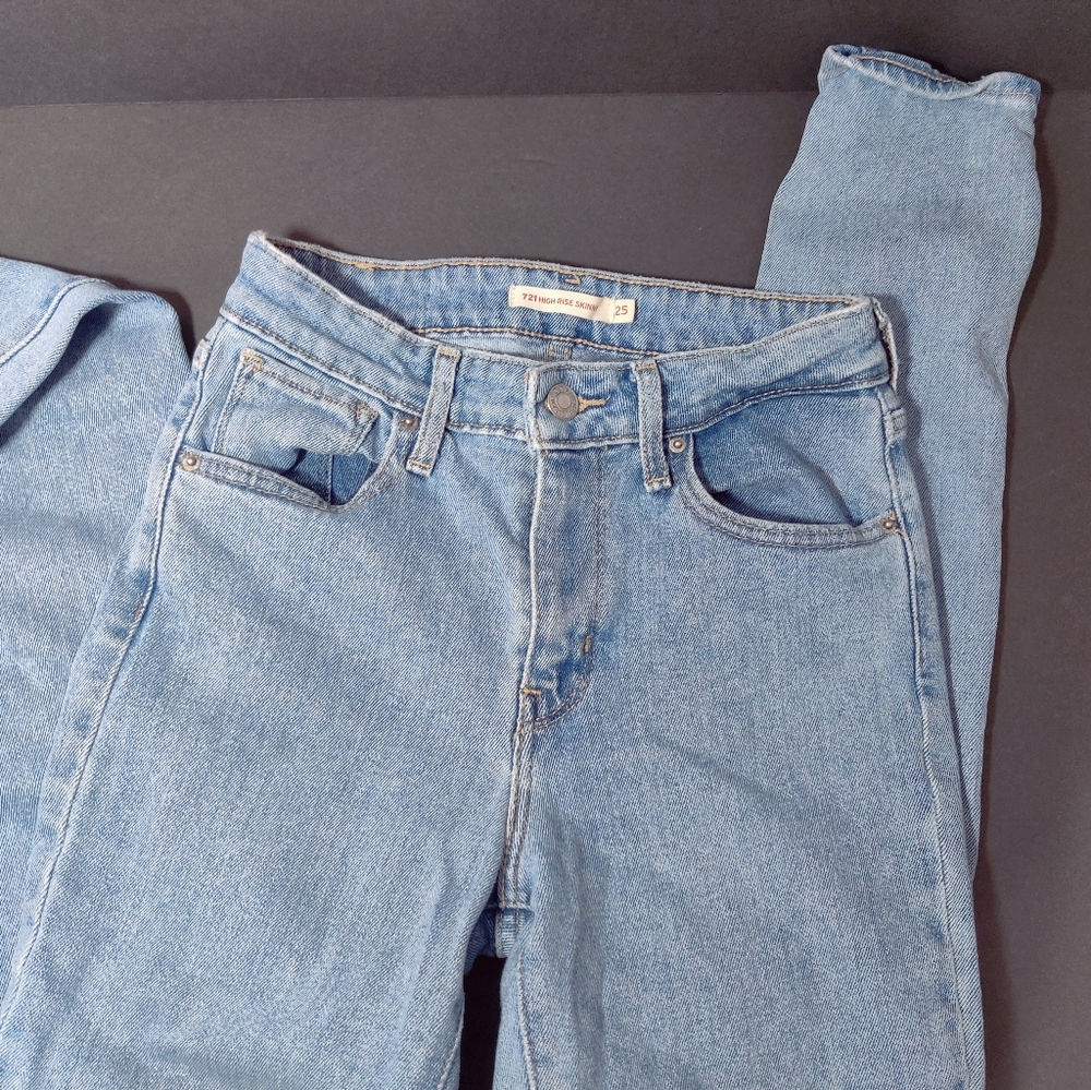 LEVI 721 High Rise 25 small